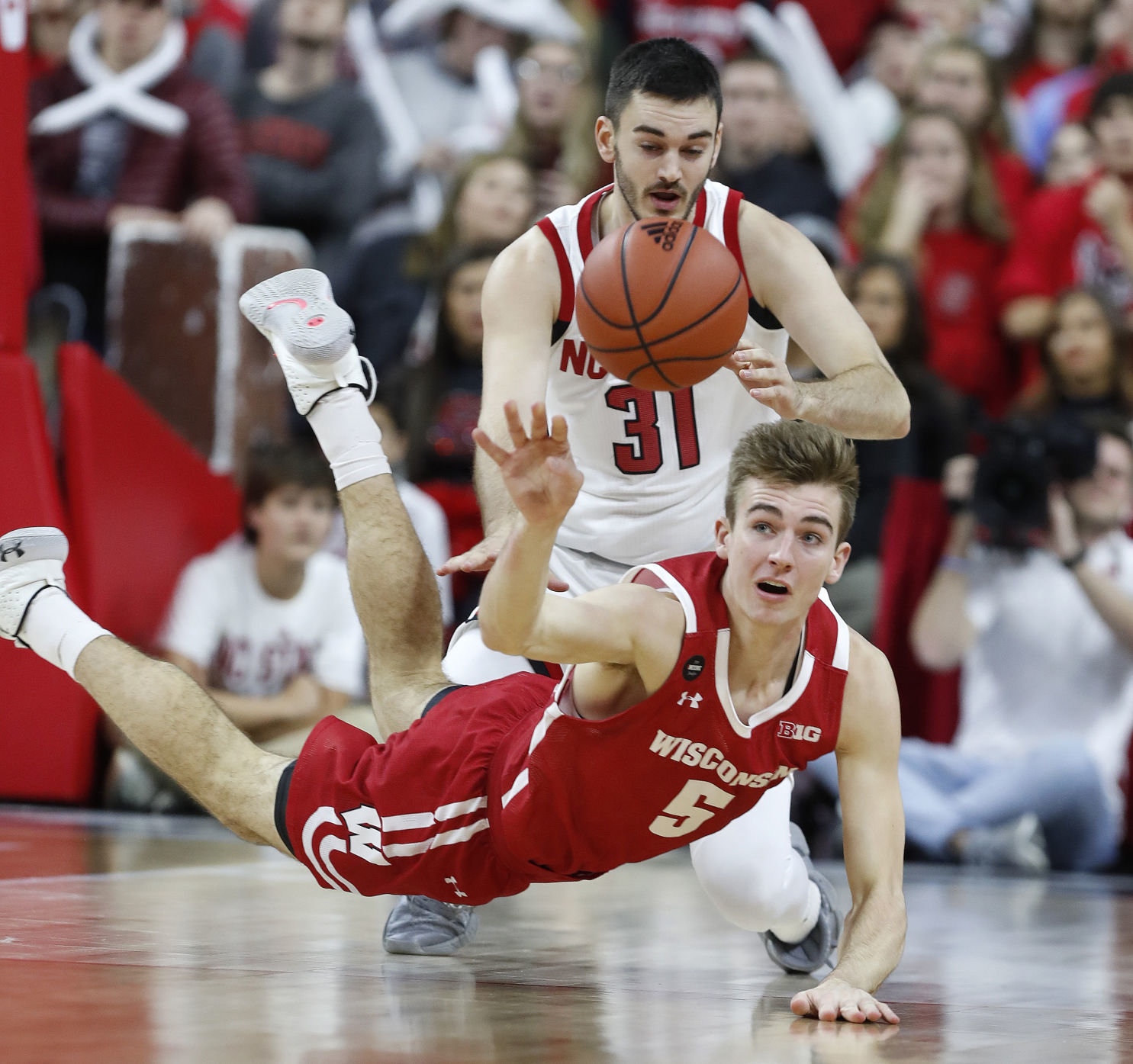 Wolfpack 69, Badgers 54